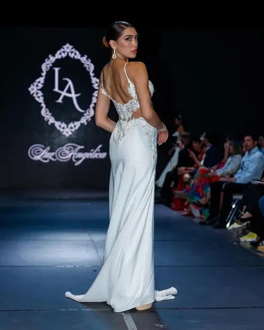 Luz Angélica Novias — Primera edición — foto 3