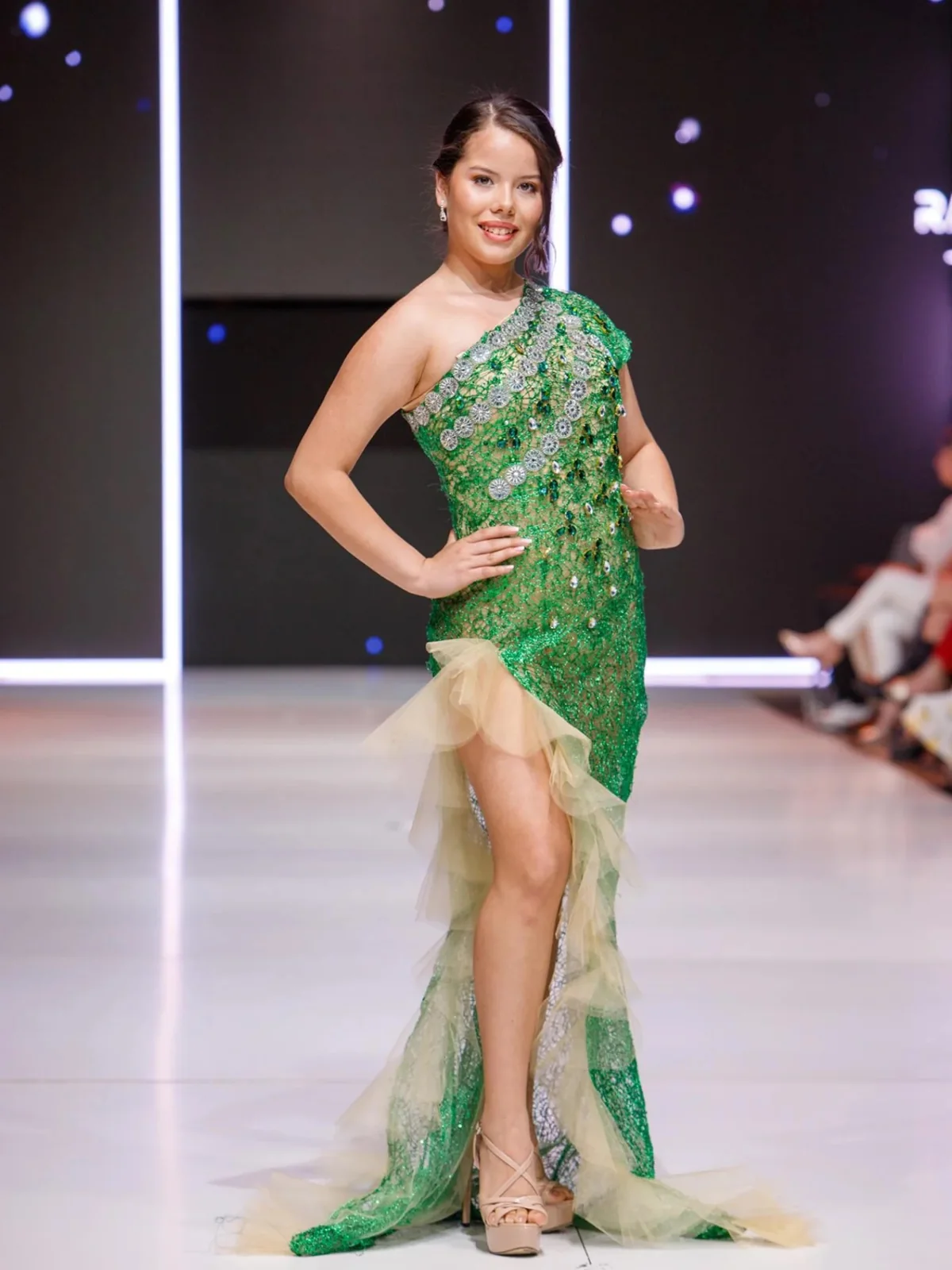 Look de R López